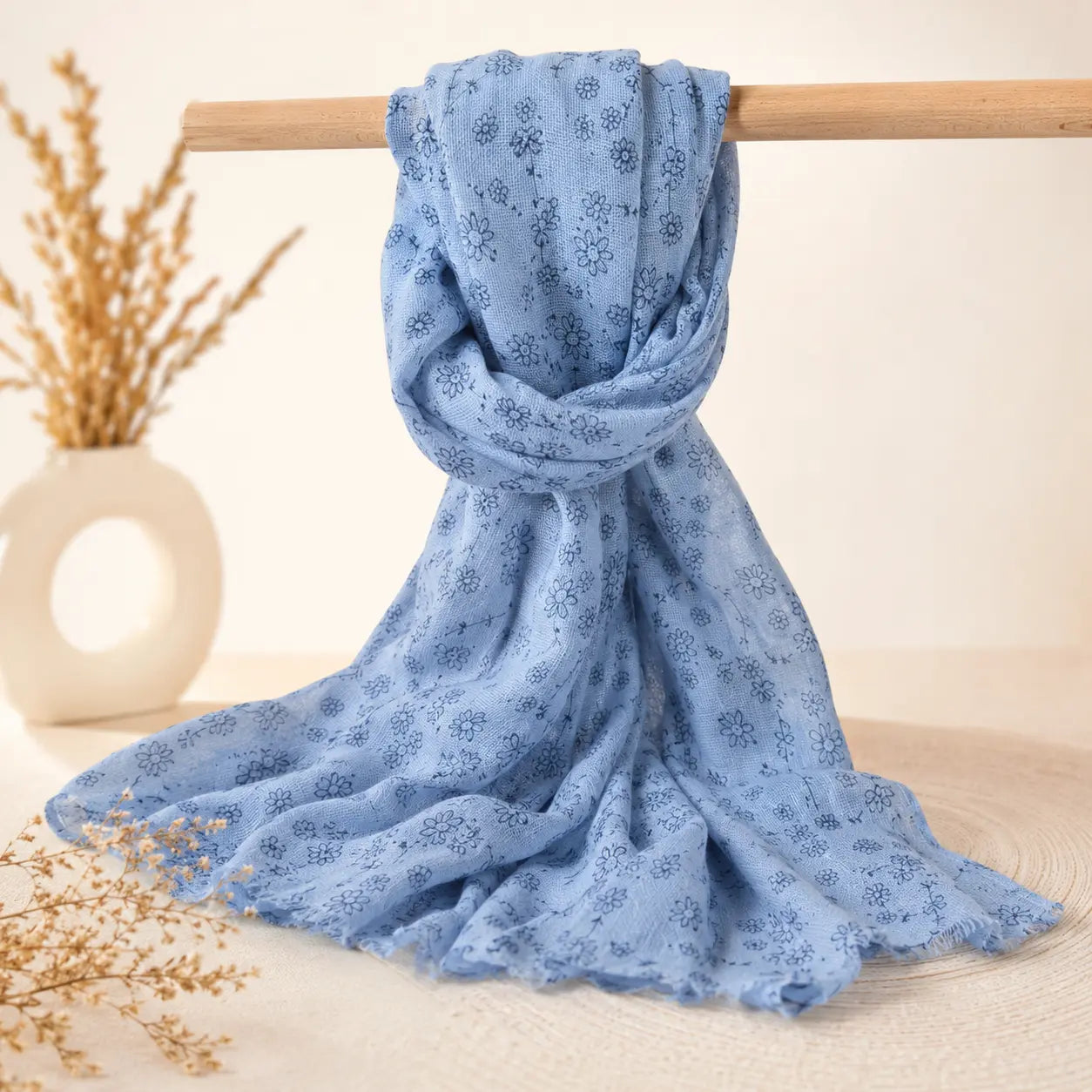 Foulard femme bleu à petites fleurs en viscose légère 70x180 cm, accessoire de mode chic et bohème, élégant et fluide pour toutes les saisons