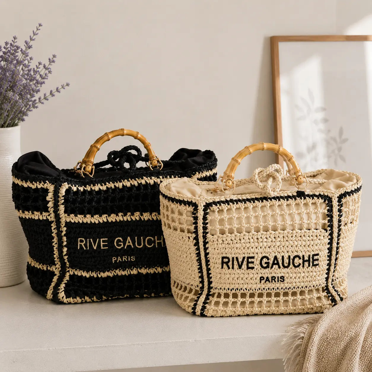 Sac cabas tressé femme style bohème “Rive Gauche” noir et beige avec poignées effet bambou, grand format élégant pour la plage et les vacances.