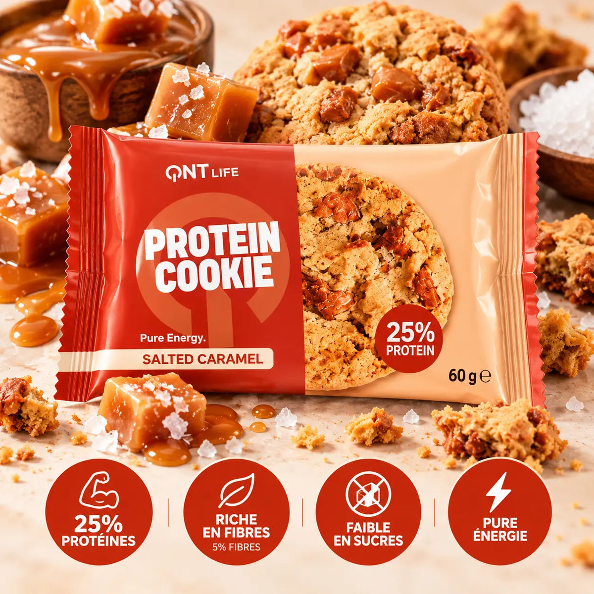 QNT Protein Cookie Salted Caramel 60 g – Cookie protéiné individuel saveur caramel salé avec 9 % de pépites de chocolat et 15 g de protéines.