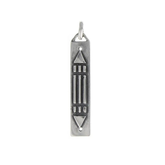 Pendentif Barre Atlante 3 cm finition argent avec symboles géométriques de protection