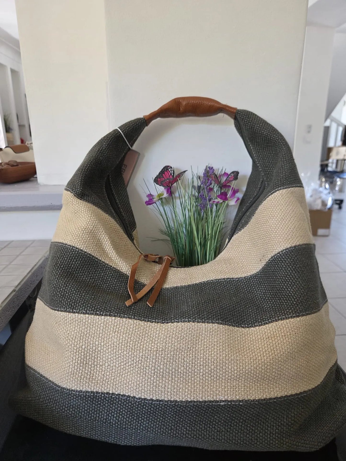 Sac cabas bohème rayé en toile tissée avec grandes anses et style tendance femme