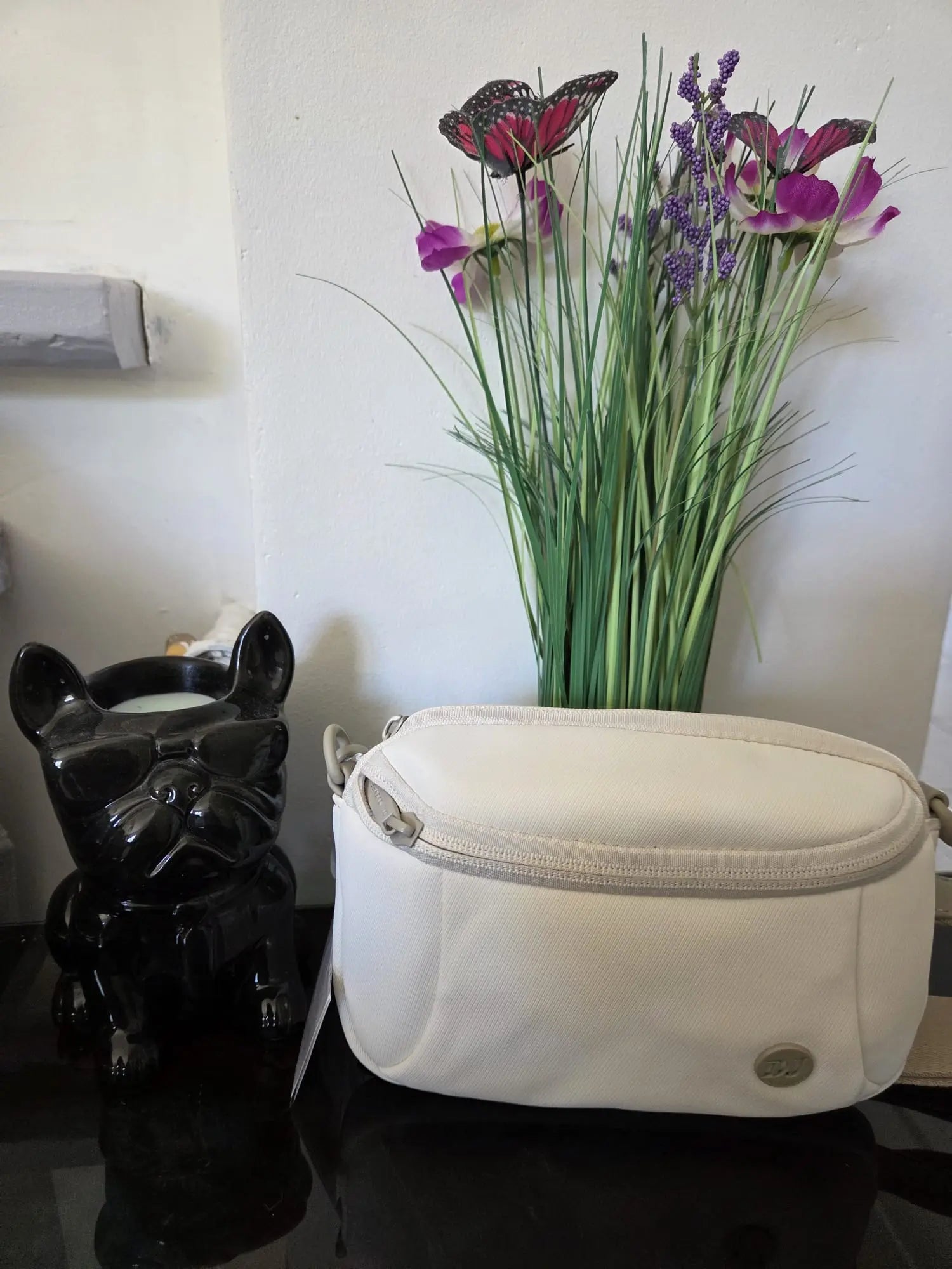 Sac banane femme David Jones avec double fermeture zippée et bandoulière réglable, disponible en plusieurs coloris tendance.