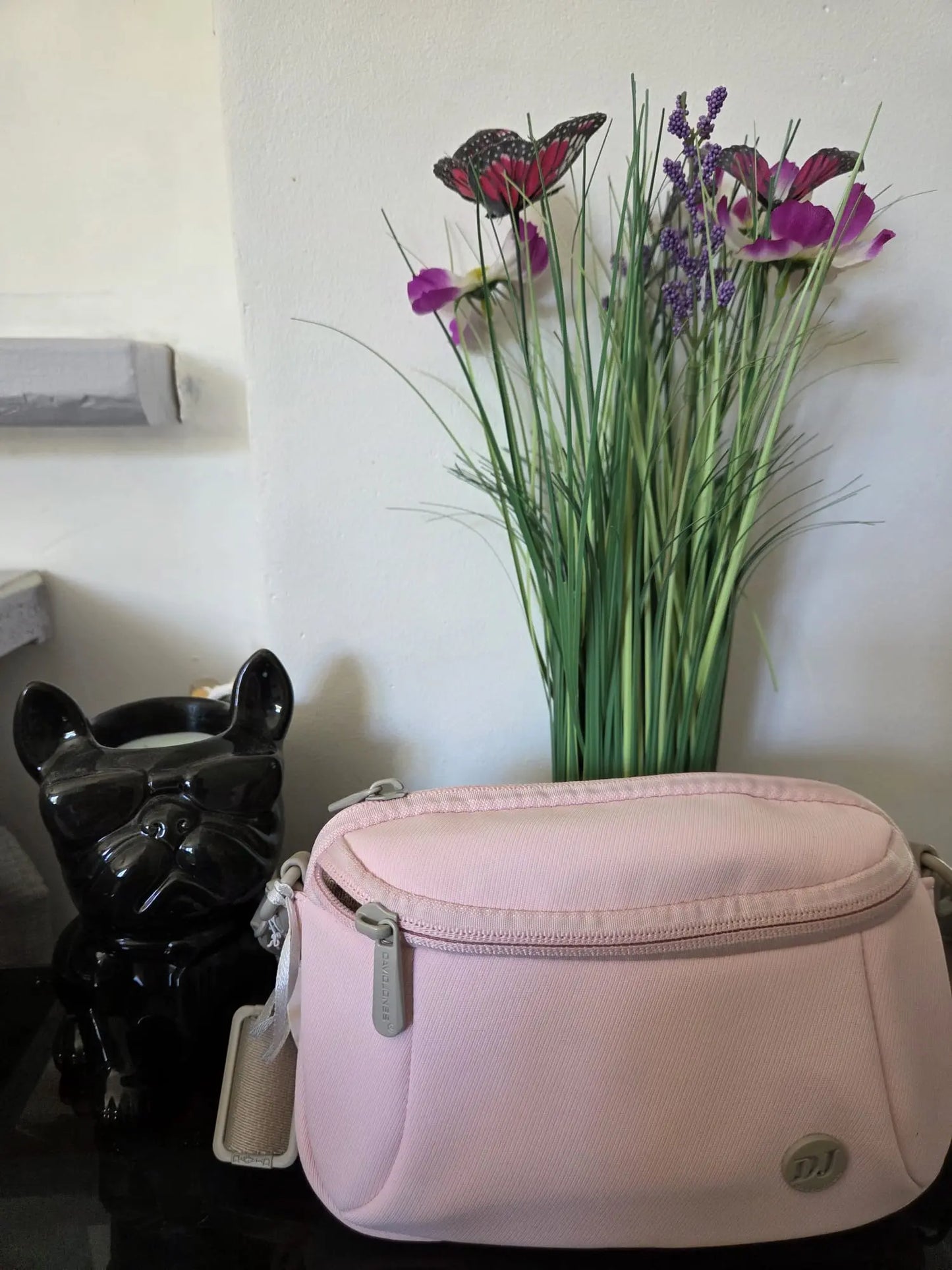 Sac banane femme David Jones avec double fermeture zippée et bandoulière réglable, disponible en plusieurs coloris tendance.