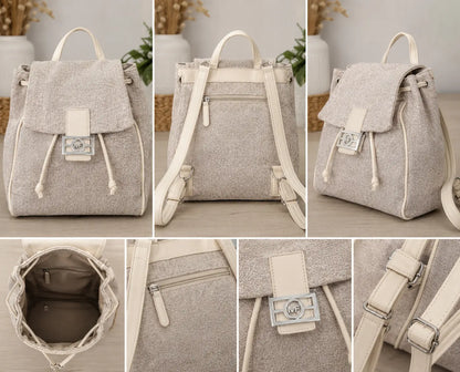 Sac à dos femme beige et camel en tissu texturé avec fermeture par cordon et bouton pression, posé sur fond intérieur clair.