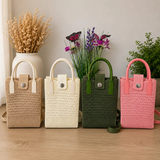 Sac téléphone femme en crochet avec anse plastique rigide disponible en plusieurs couleurs tendance.